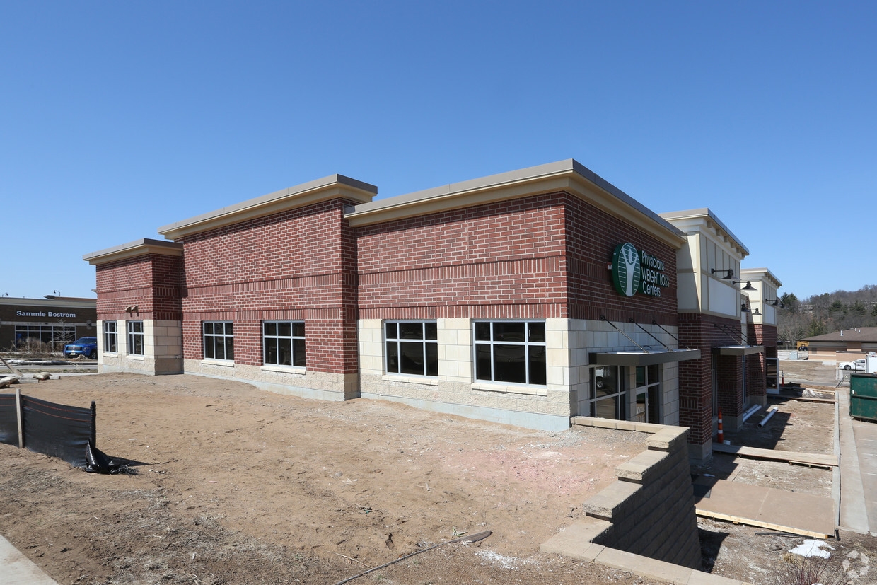 3040 MeadowLark Lane